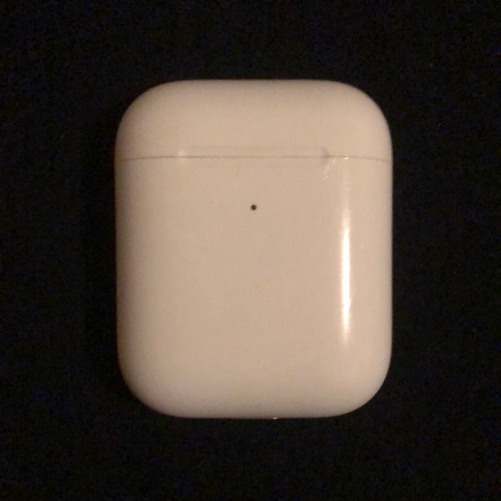 Apple AirPods 2nd Generation (Charging Case Only)